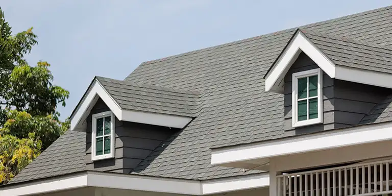Asphalt shingle roof on a two-storey home in the Collingwood area